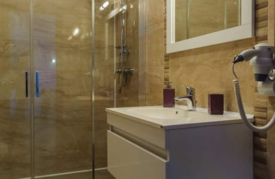 Location d’appartements spacieux de 2 pièces, 55 m², Mamaia, Constanța, Roumanie